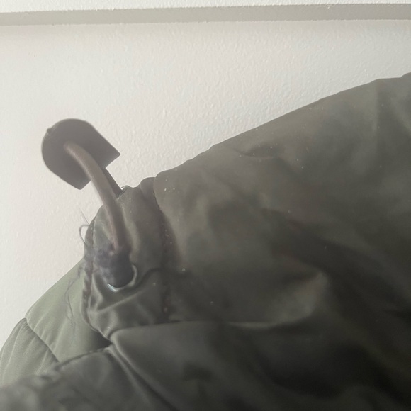 Prada - Picture 3 of 8